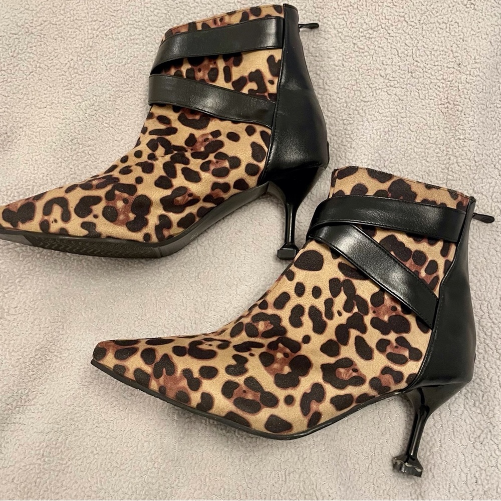 LEOPARD BOOTIES SCULPTURED HEEL